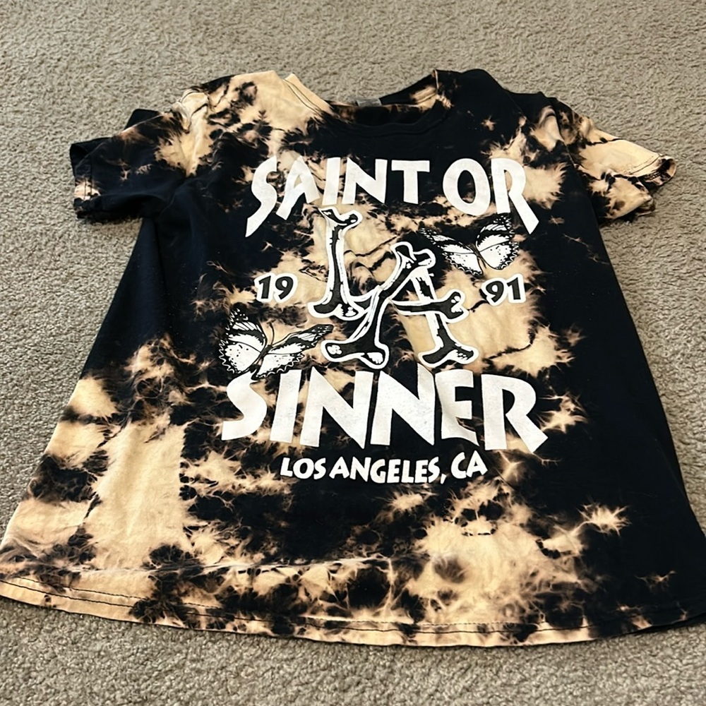 Graphic tee
